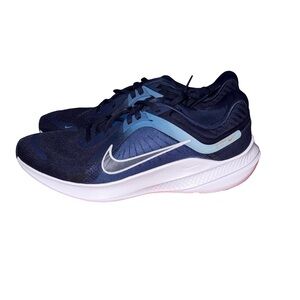 Nike Dark Navy Running Sneakers with Light Blue Accents Mens 8.5 Woman’s 10